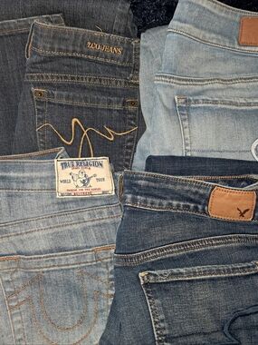 4 Pair Of Jeans~1 Is Capri.☆  True Religon-Z.co-American Eagle(2)ALL For $25